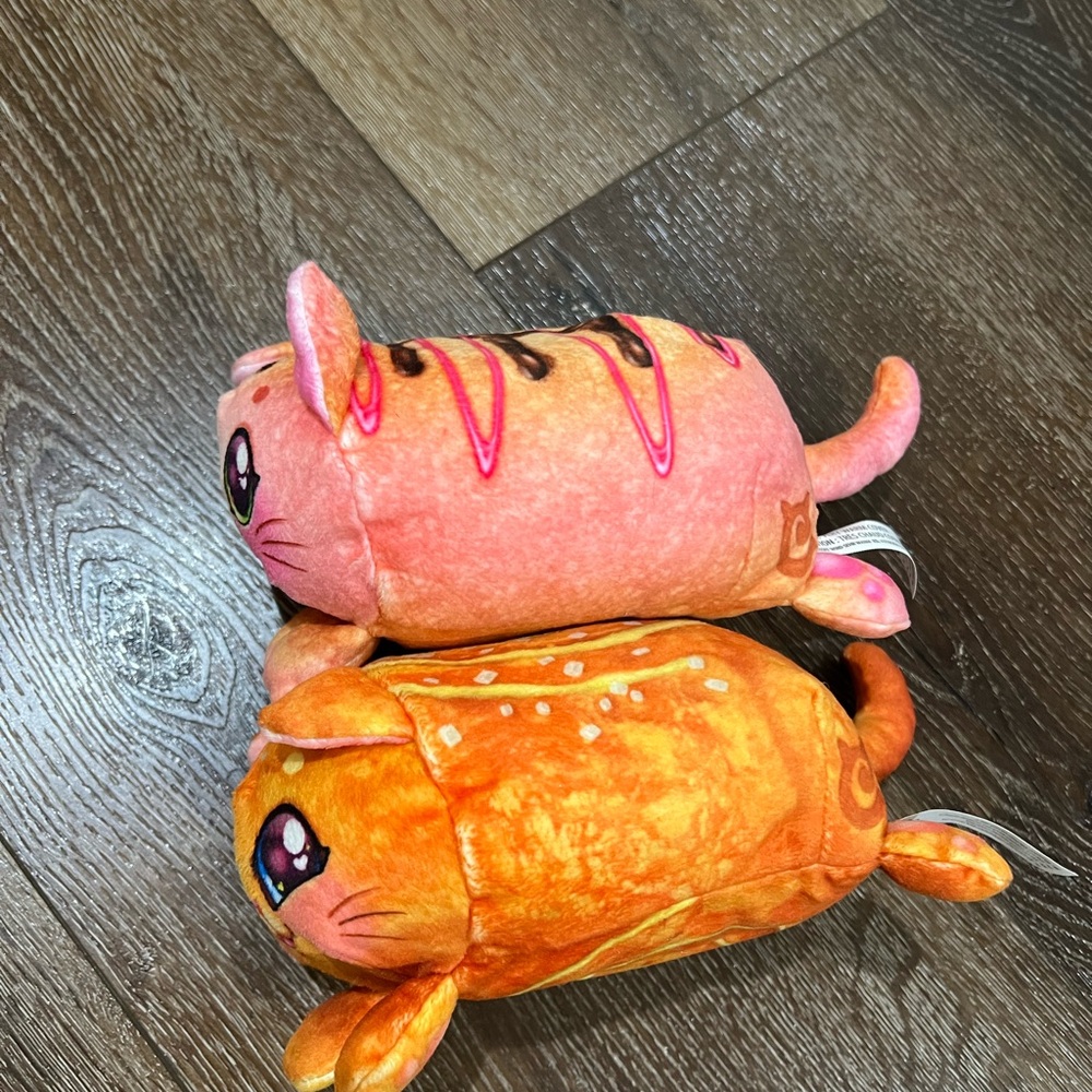 EUC cookeez makery plush 2 total